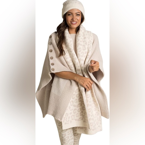 Barefoot Dreams Accessories - New BAREFOOT‎ DREAMS COZYCHIC BITW BEANIE & SCARF SET Color: Cream-Stone